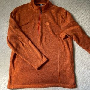 Men’s North Face 1/2 zip size XL.